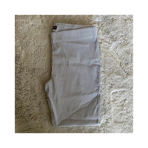Crosby Gray Stripped Pants size 10 - Picture 1 of 6